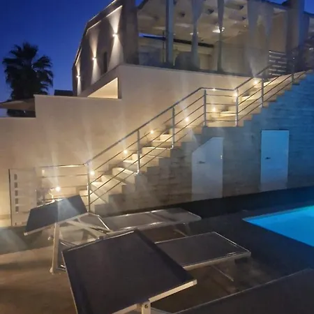 Oasi Con Piscina *