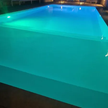 Oasi Con Piscina